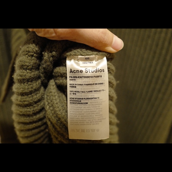 Acne Studios Oversized Ribbed turtleneck sweater - Picture 7 of 10